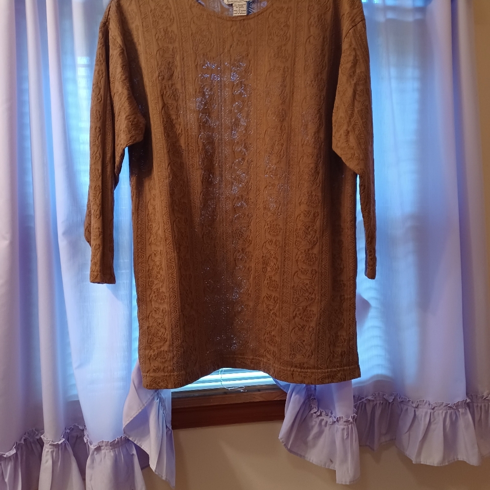 Long sleeve casual design top
